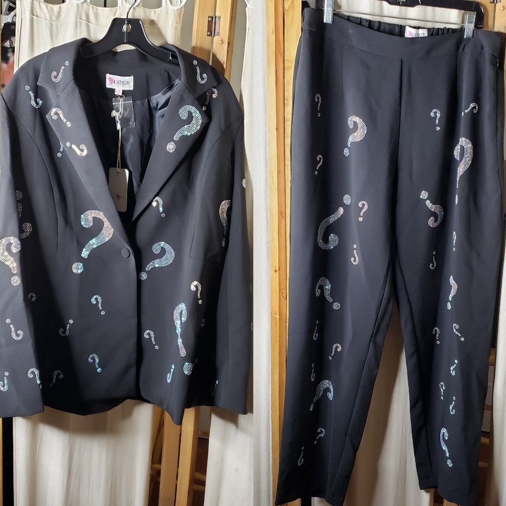 L'atiste  Pantsuit with Rhinestone Questionmarks - Picture 10 of 11